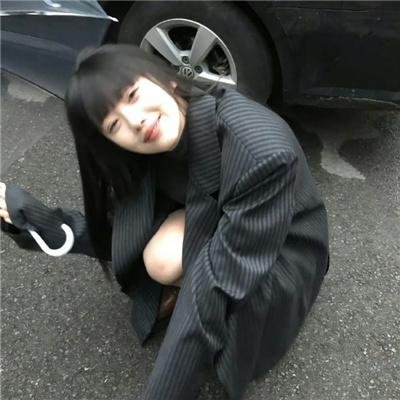 拳头在哭泣